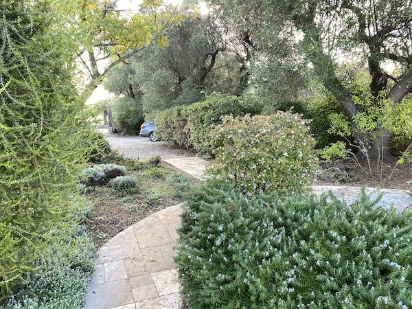 Trullo Dipinto Gardens Trullo Dipinto Gardens. Looking back from the courtyard, past the freshwater well